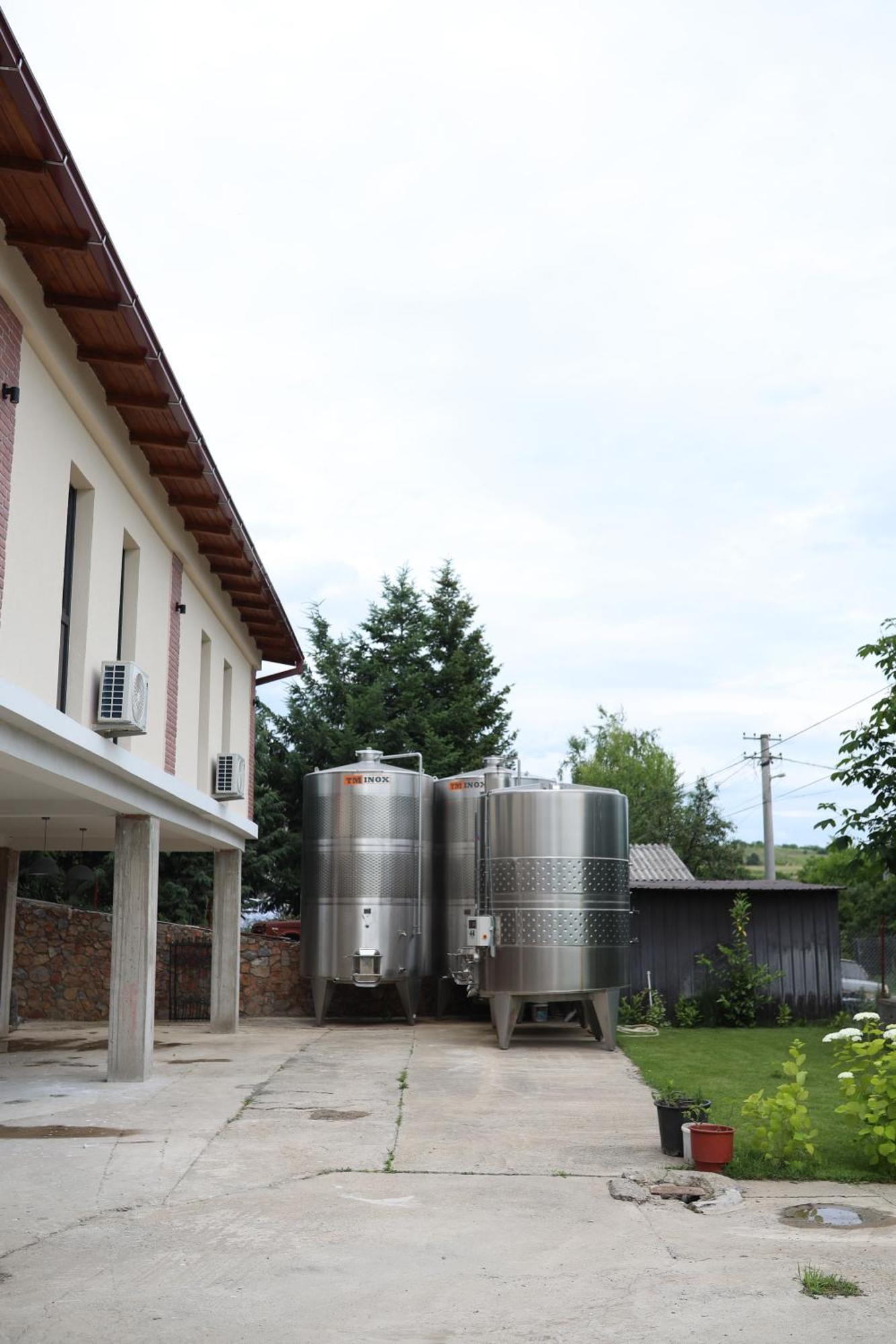 מלון קומאנובו Kokino Winery מראה חיצוני תמונה